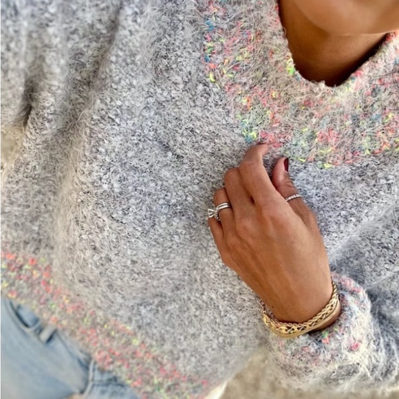 Free PeopleStardust Pullover. Size Lg - Picture 3 of 6